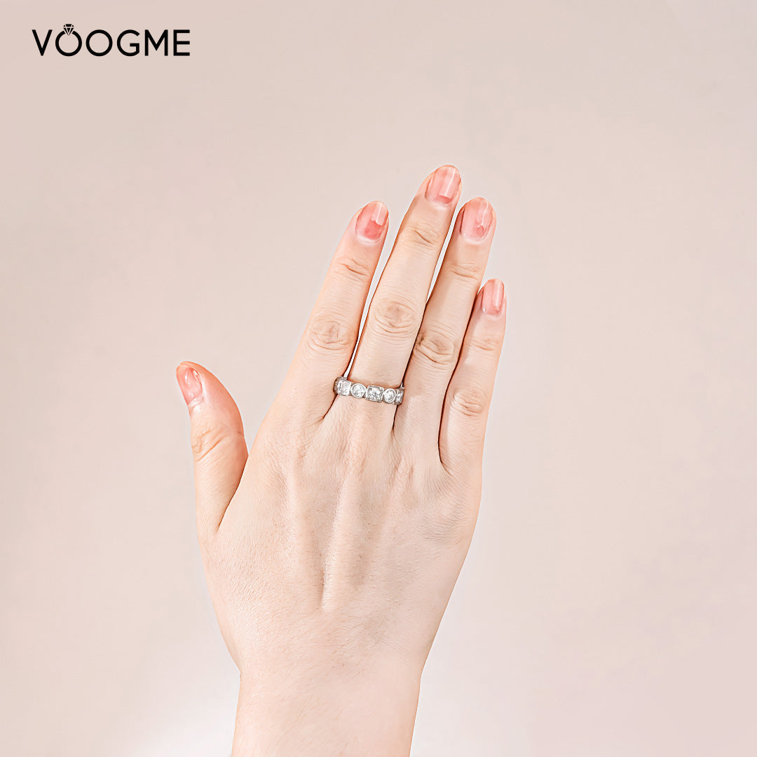 Unique Embrace Round Moissanite Wedding Band