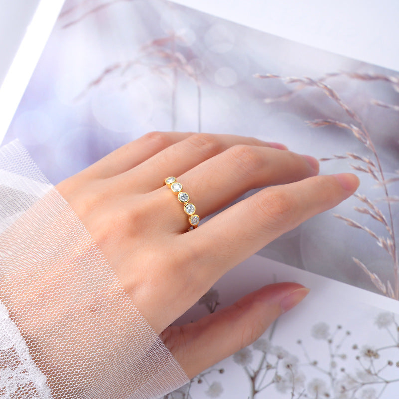 Five-Stone Bubble Moissanite Band