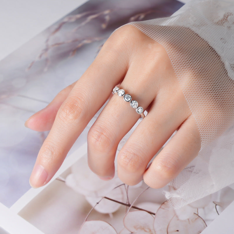 Five-Stone Bubble Moissanite Band