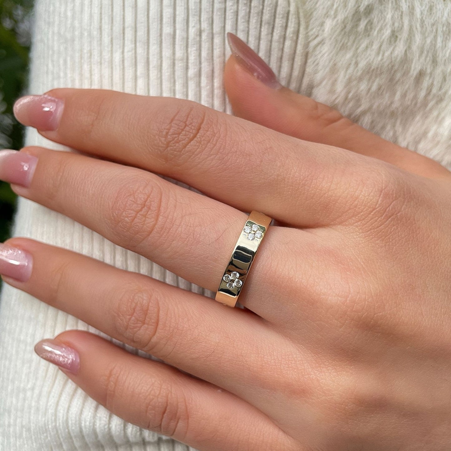 Four Leaf Clover Moissanite  Band