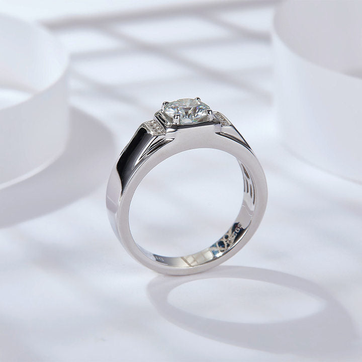 Luther Men' s Moissanite Ring 1.0 ct